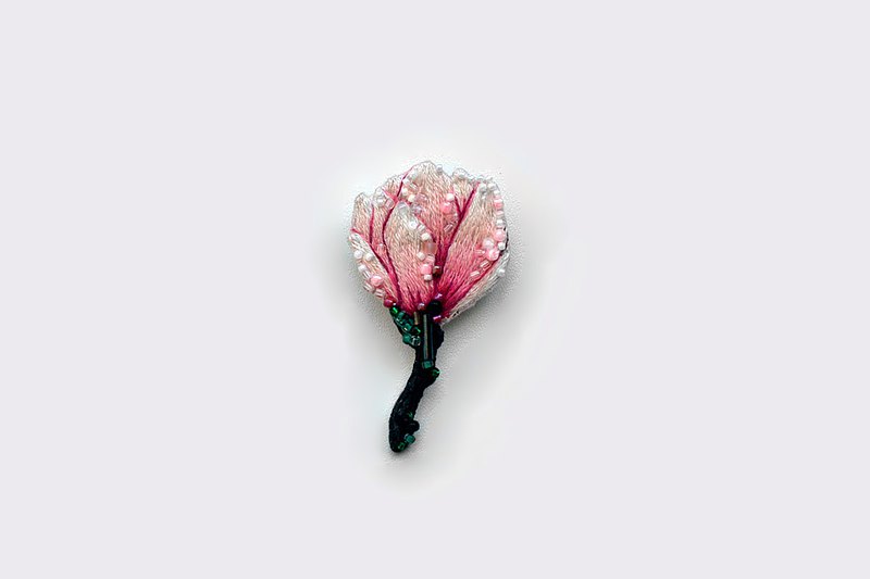 Magnolia flower bead brooch  最新