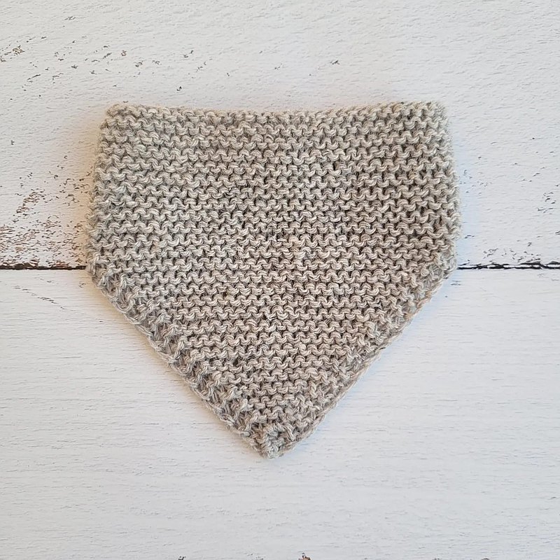 Light Grey Pet Bandana/Hand Knitted/Pet Accessories/Cats/Dogs  最新