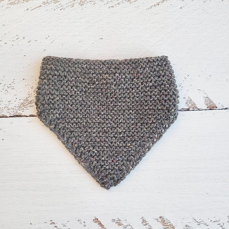 Dark Grey Pet Bandana/Hand Knitted/Pet Accessories/Cats/Dogs  最新