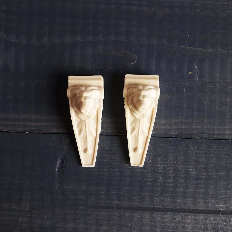 2 pcs Miniature lion bracket, dollhouse part, architectural details 23*60*25mm  最新